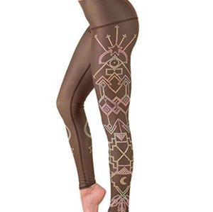 Teeki seven crowns hot pant